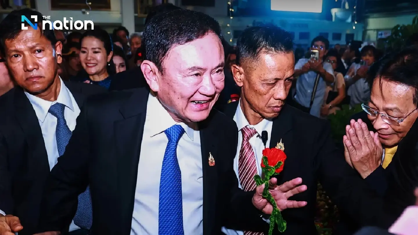 Thaksin remains calm on first day of prosecution hearings in lèse majesté case