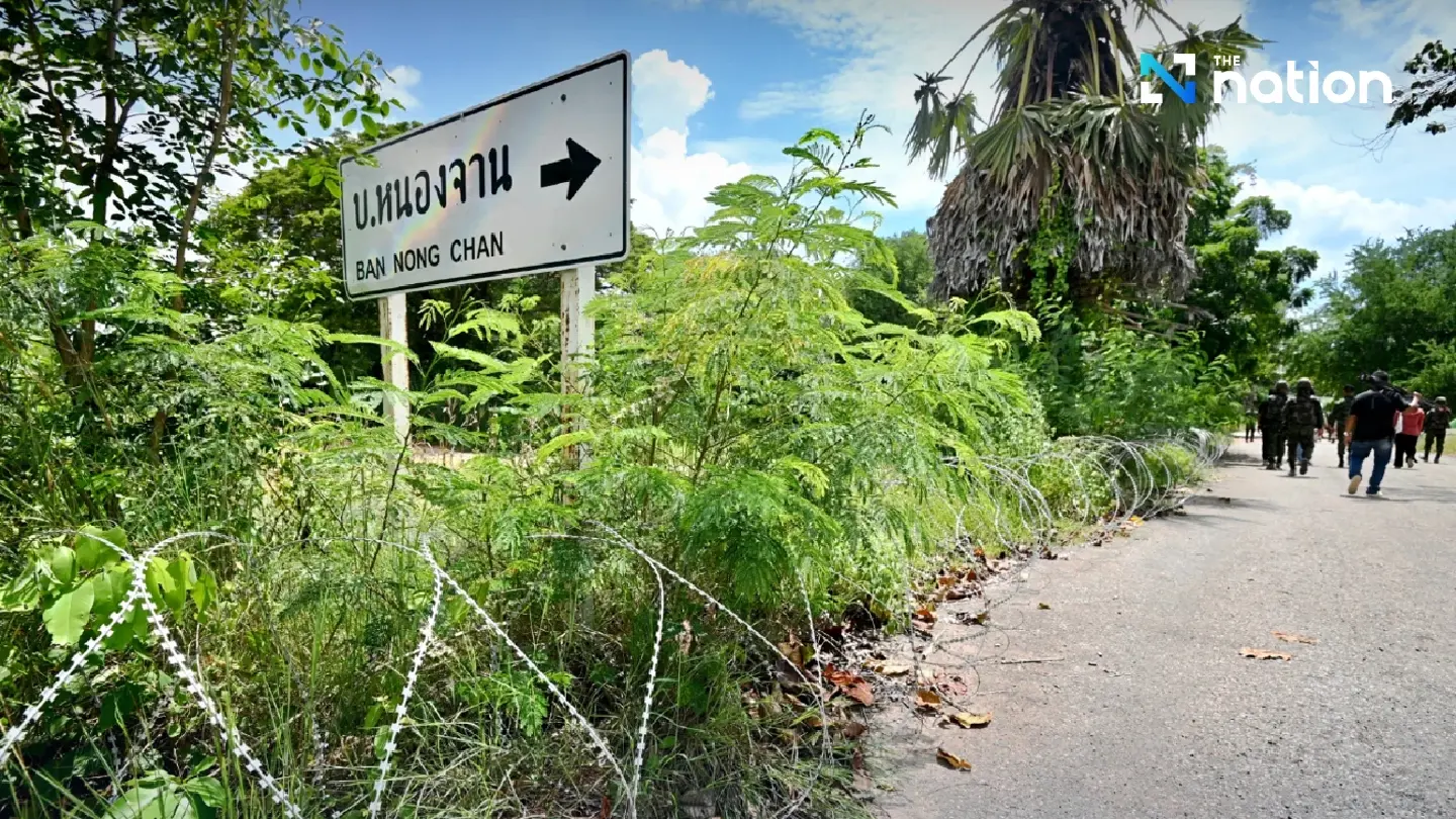 Royal Thai Army hits back at Cambodia over barbed wire border row Royal Thai Army hits back at Cambodia over barbed wire border row