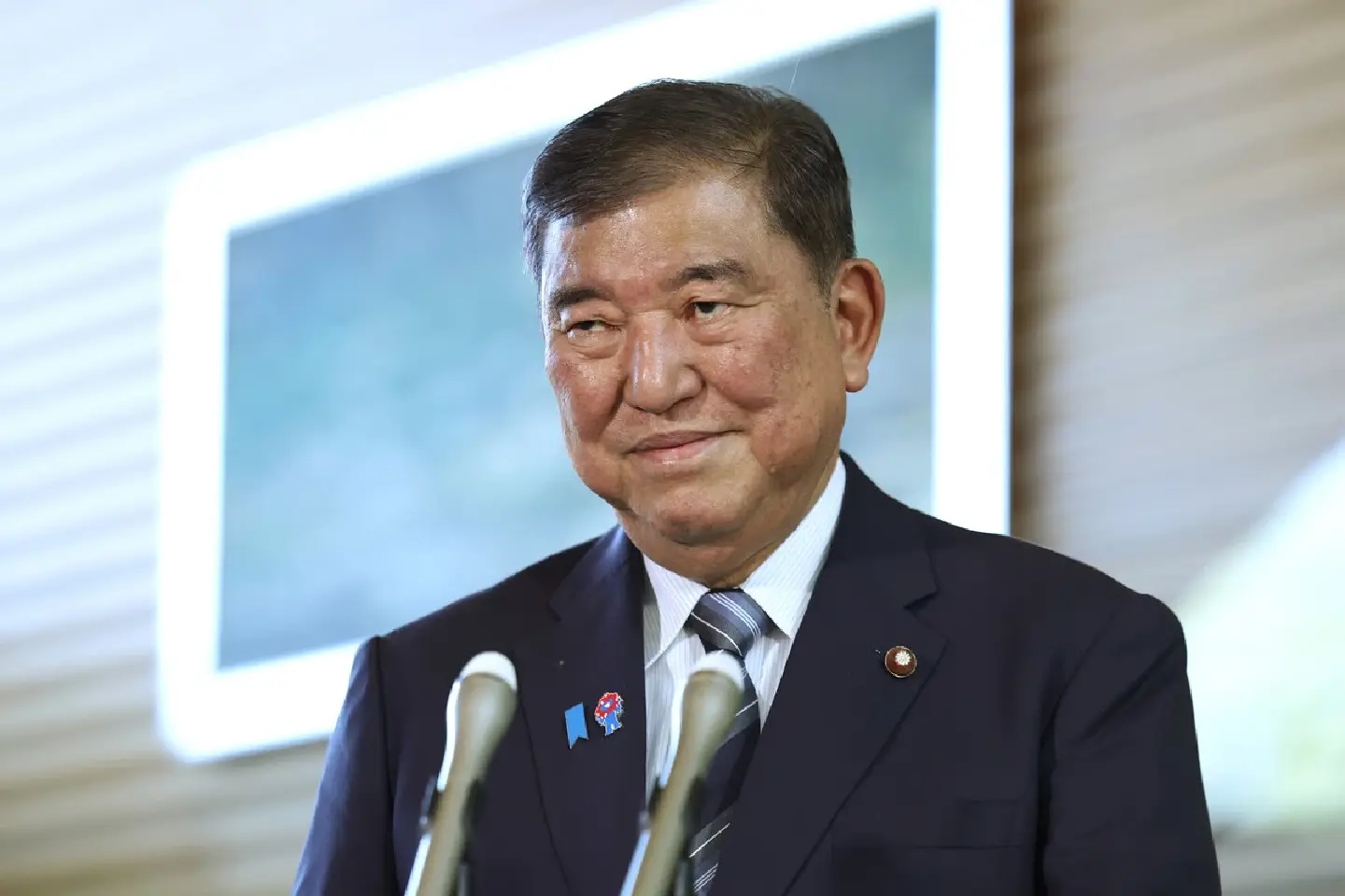 Japan to participate in security guarantees for Ukraine
