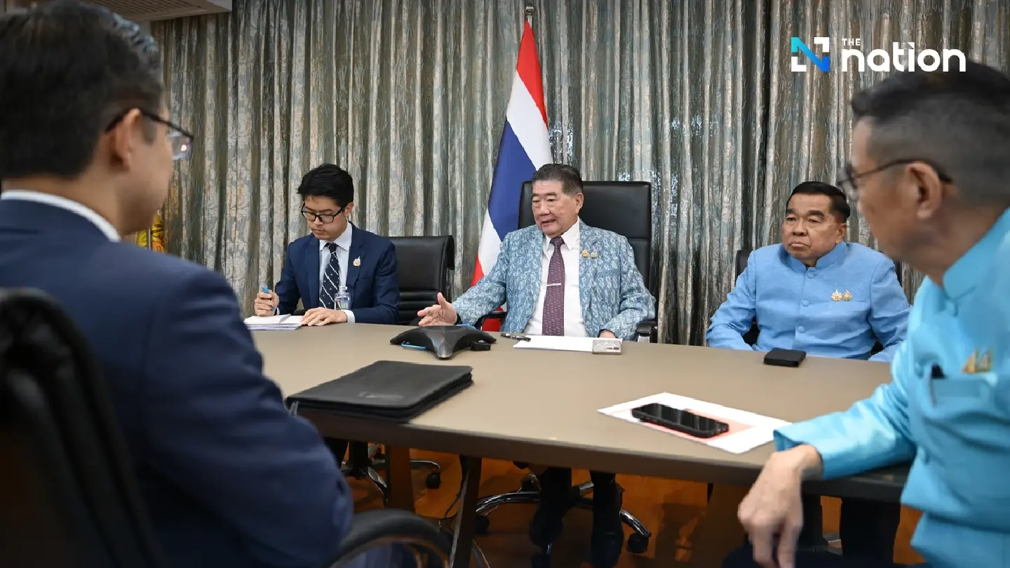 Phumtham and Anwar discuss border situation and IOT