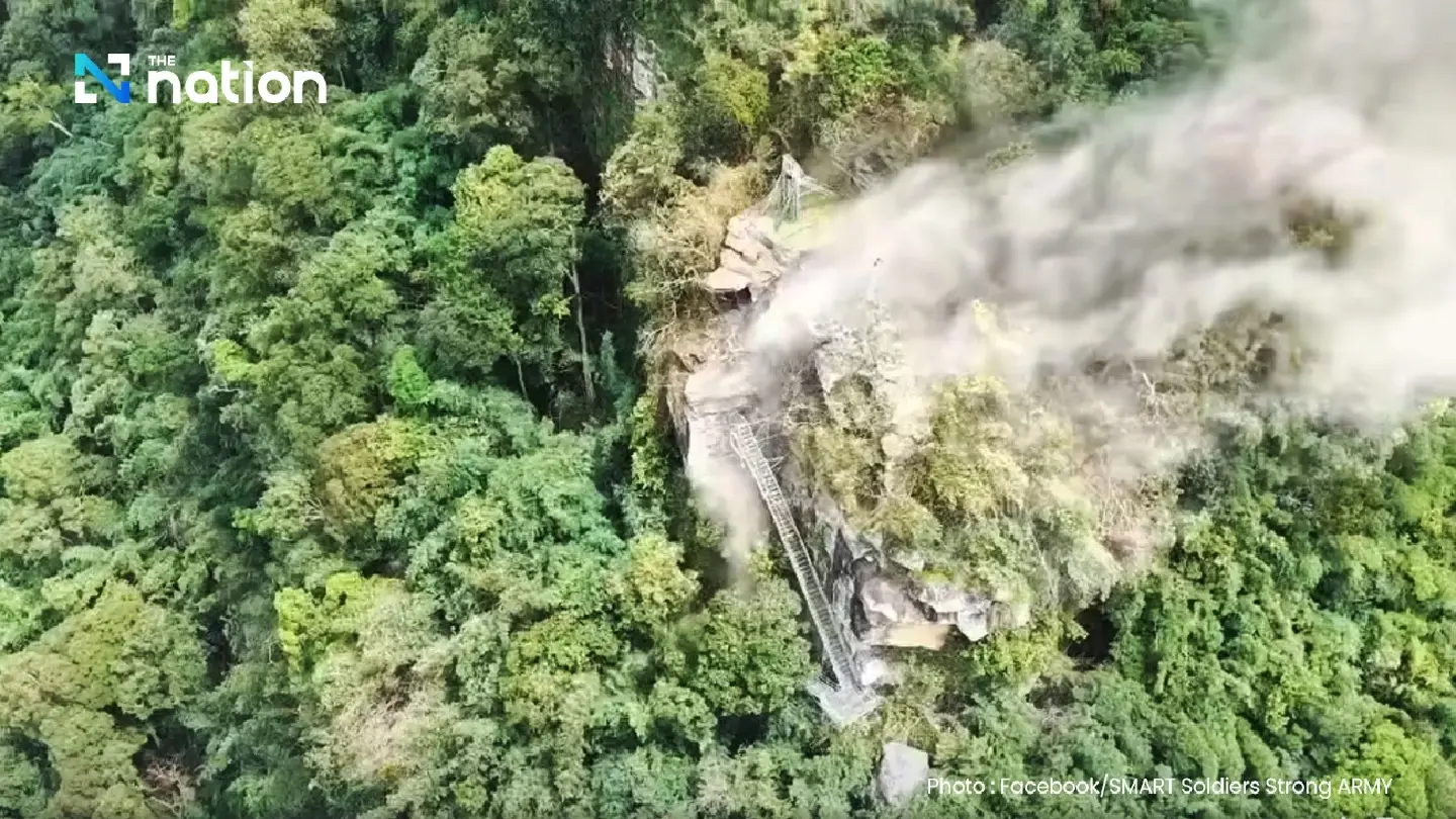 Thai army releases photos of destroyed Cambodian stairway at Chong Kan Ma