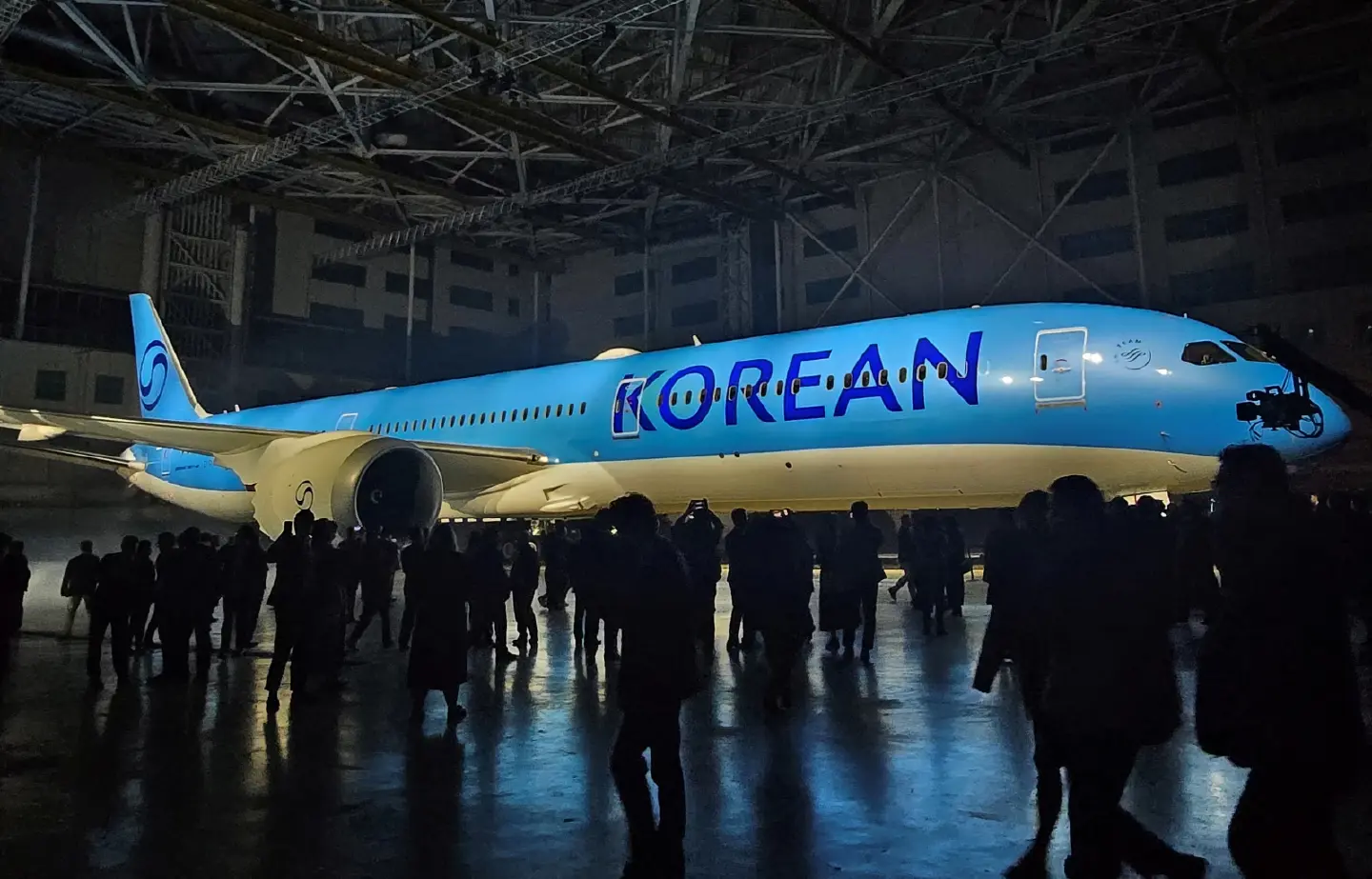 Korean Air announces biggest-ever order for 103 Boeing jets Korean Air announces biggest-ever order for 103 Boeing jets