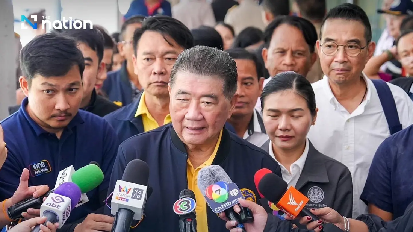Phumtham meets governors of four Thai–Cambodian border provinces, issues five key directives prioritising lives and property