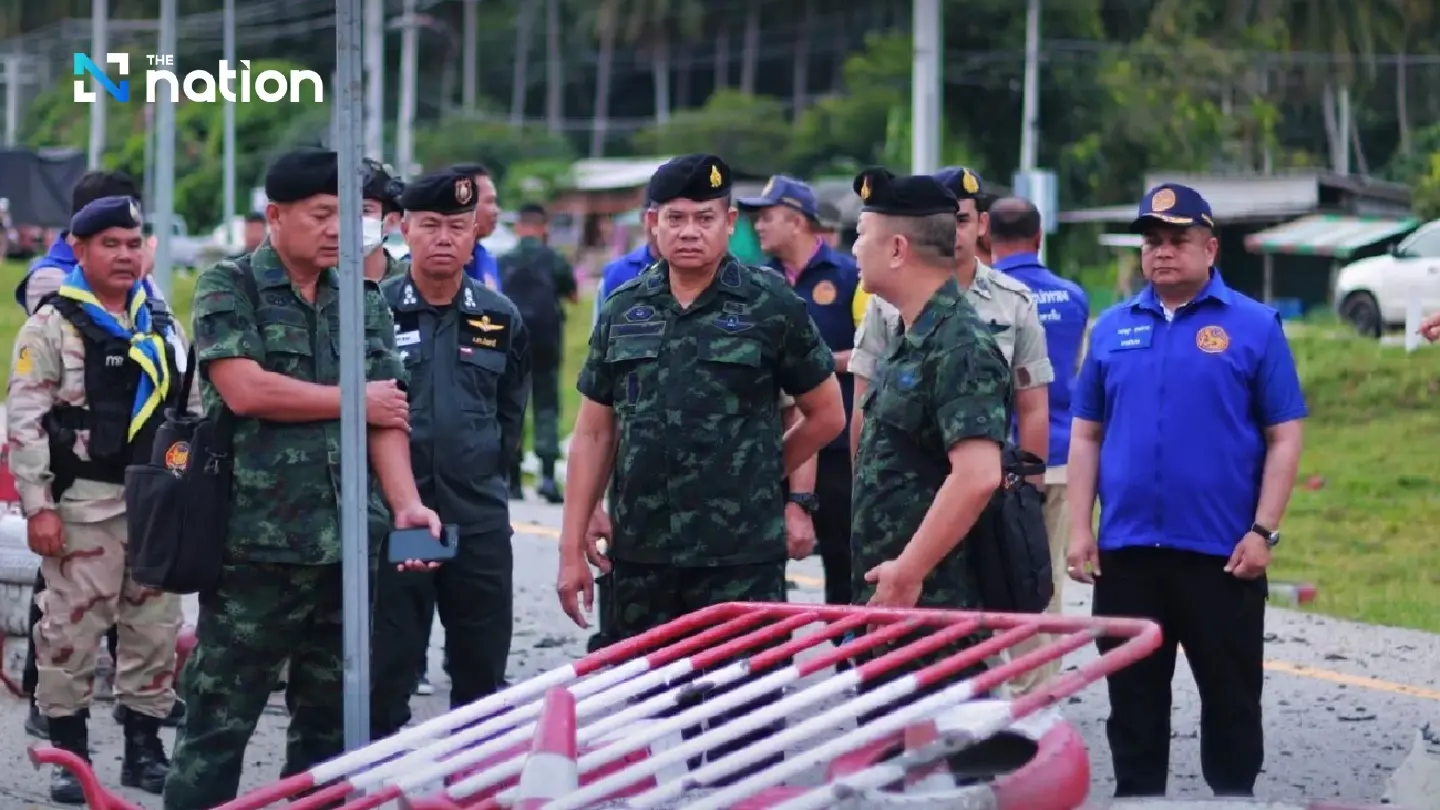 Southern army chief orders manhunt for Narathiwat car bomb attackers Southern army chief orders manhunt for Narathiwat car bomb attackers
