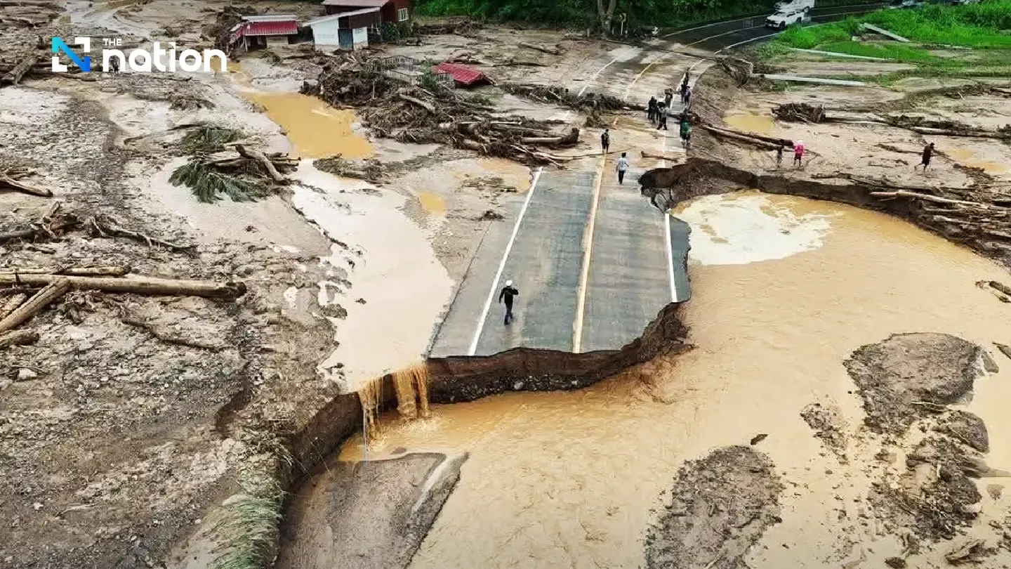 Mae Hong Son highway collapsed by run-offs following heavy downpours Mae Hong Son highway collapsed by run-offs following heavy downpours