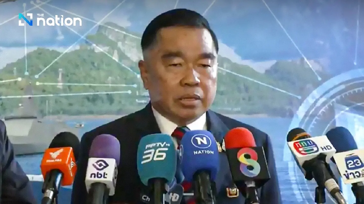 Natthaphon orders evacuation of crowds from Ban Nong Chan ahead of potential clashes
