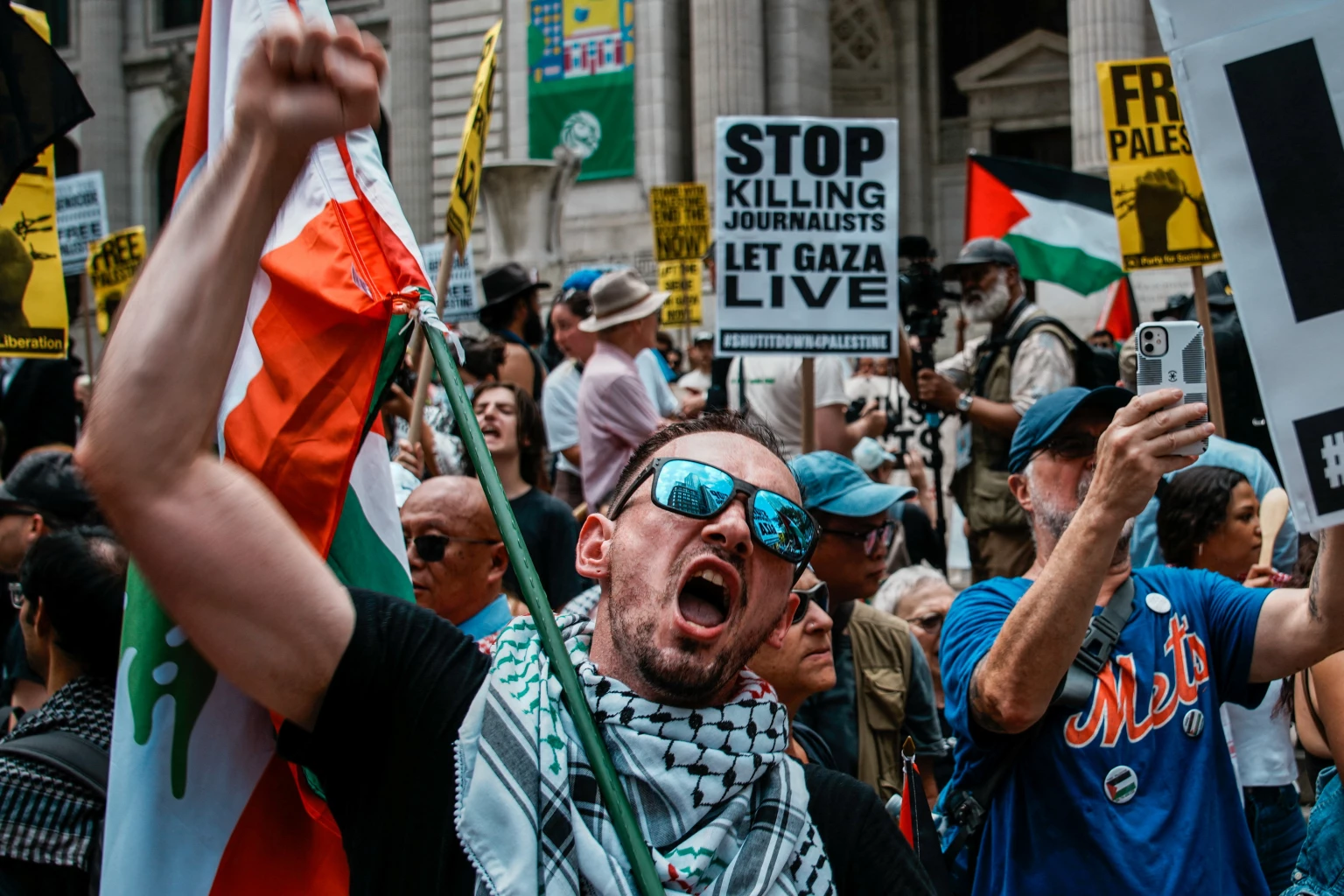 US suspends Gaza visitor visas amid political backlash