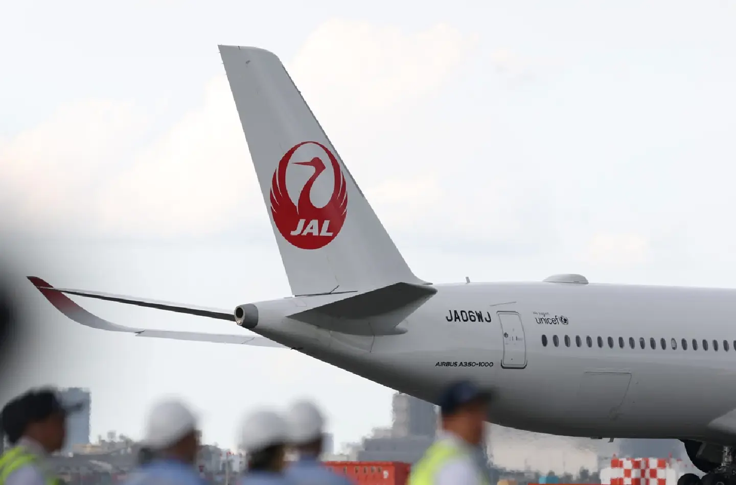 JAL to Face Stern Warning Over Pilot Drinking Scandal