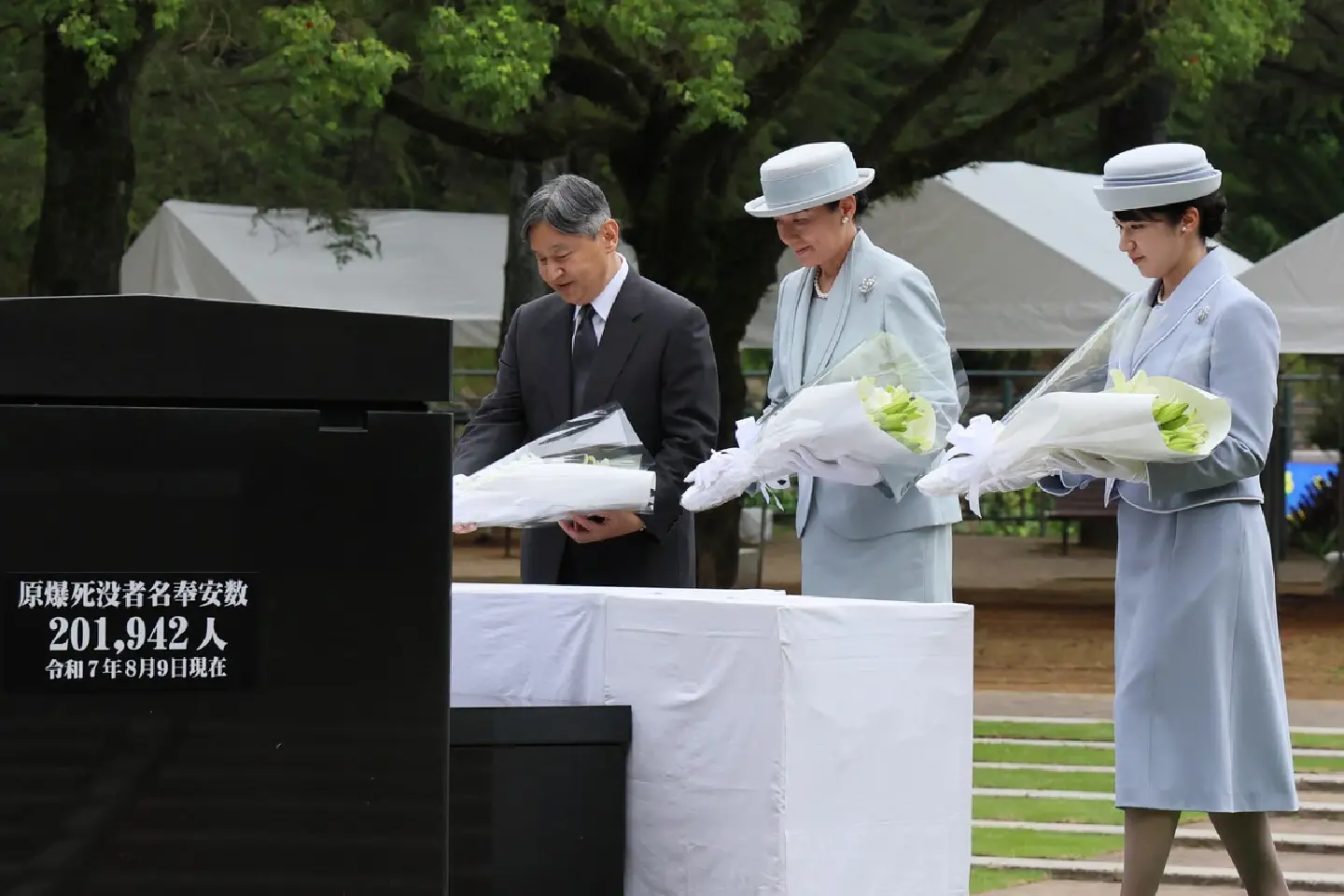Emperor Naruhito, his family mourn A-Bomb cictims in Nagasaki