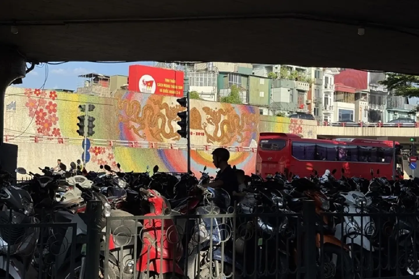 PM orders nationwide review after Hanoi bridge fire destroys 500 motorbikes PM orders nationwide review after Hanoi bridge fire destroys 500 motorbikes