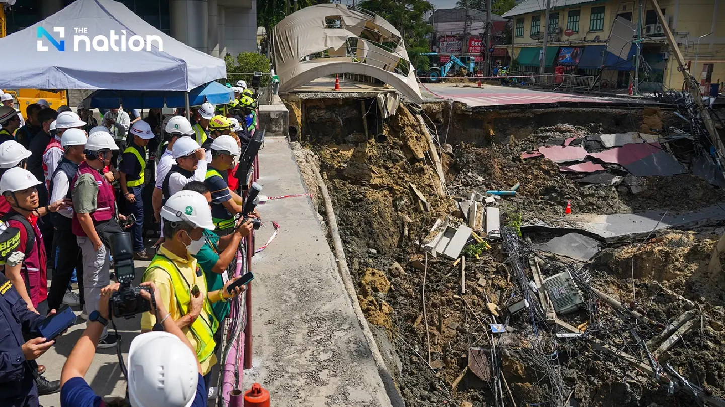 Vajira Hospital reopens fully, MRTA pushes on with Samsen Road repair Vajira Hospital reopens fully, MRTA pushes on with Samsen Road repair