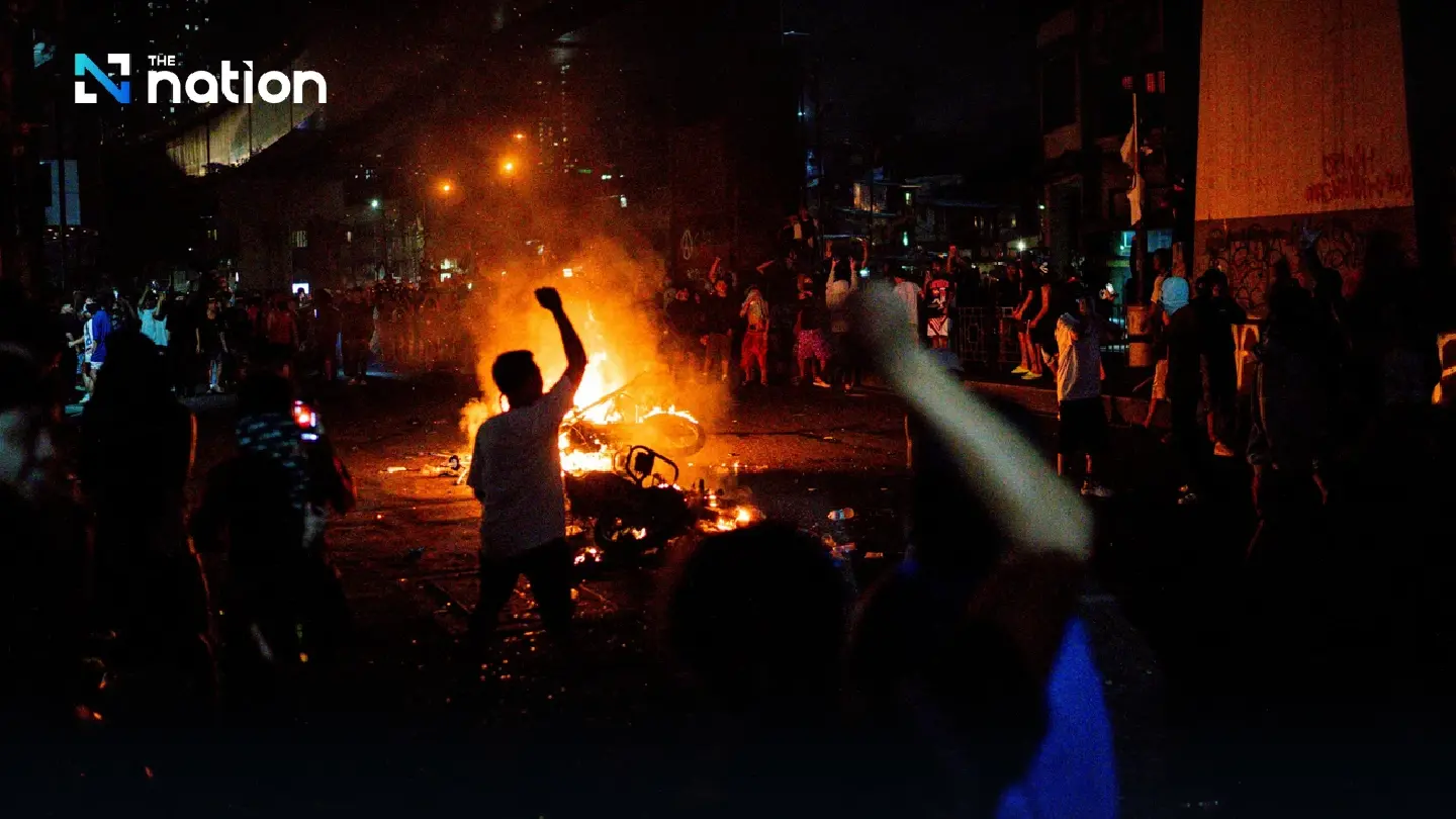 Tens of thousands join anti-corruption protests in Metro Manila