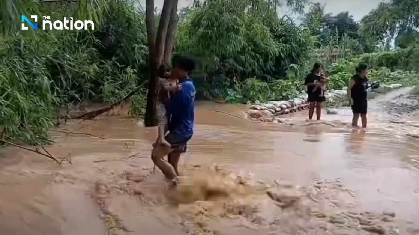 Lom Sak hit hard! Pa Sak River floods for the 4th time this year