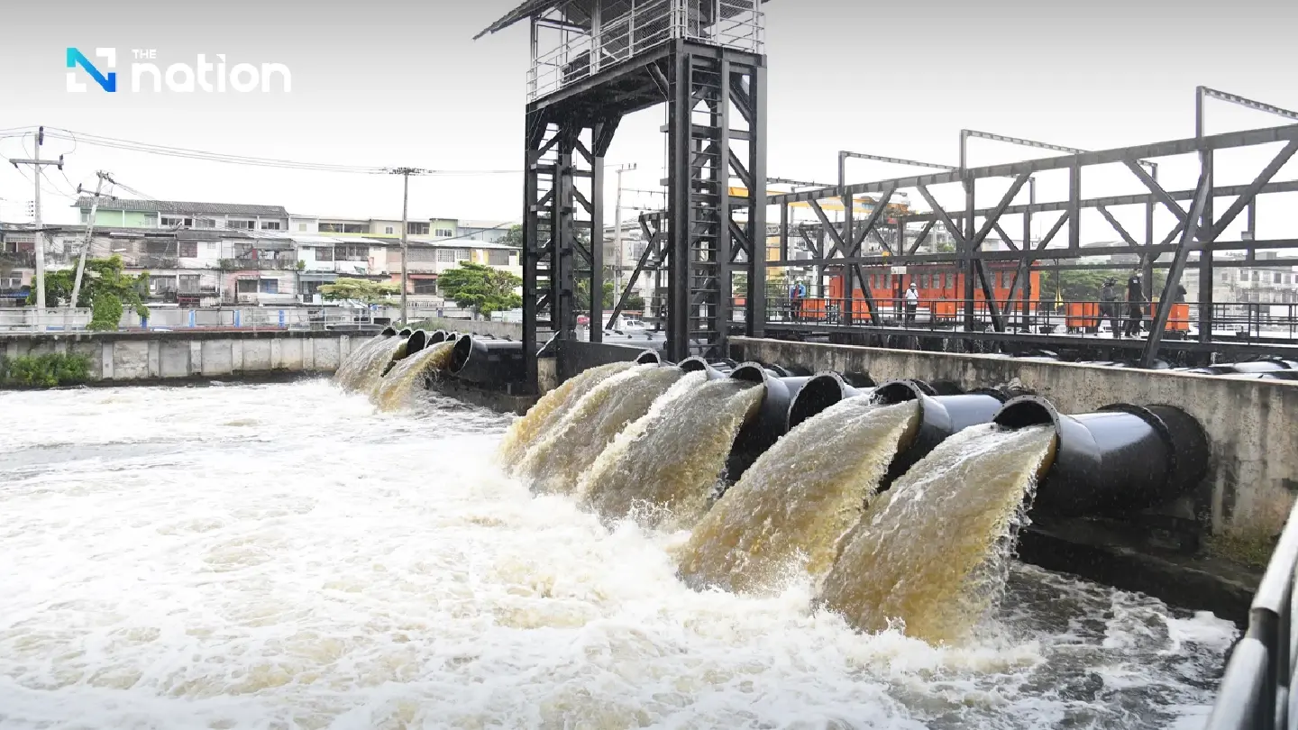 Chao Phraya river near critical level: three provinces warned of heavy flooding as dam releases increase