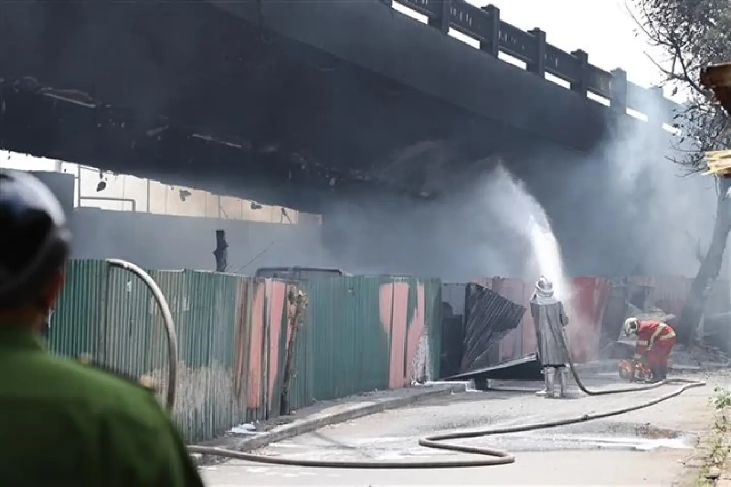 Parking crackdown fuels drive for safer roads after Hanoi bridge fire