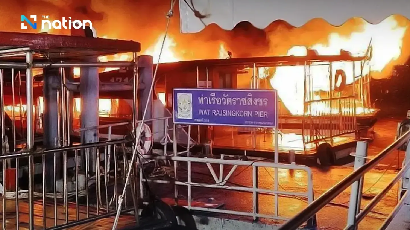 Passenger boats catch fire at Wat Ratchasingkhon pier, no injuries reported