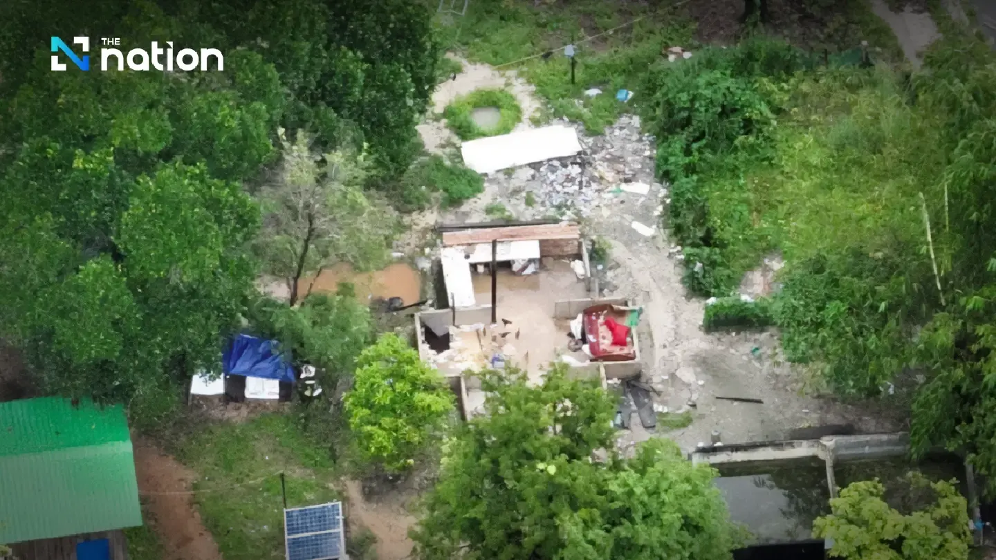 Navy steps up demolition of 17 Cambodian structures in Trat