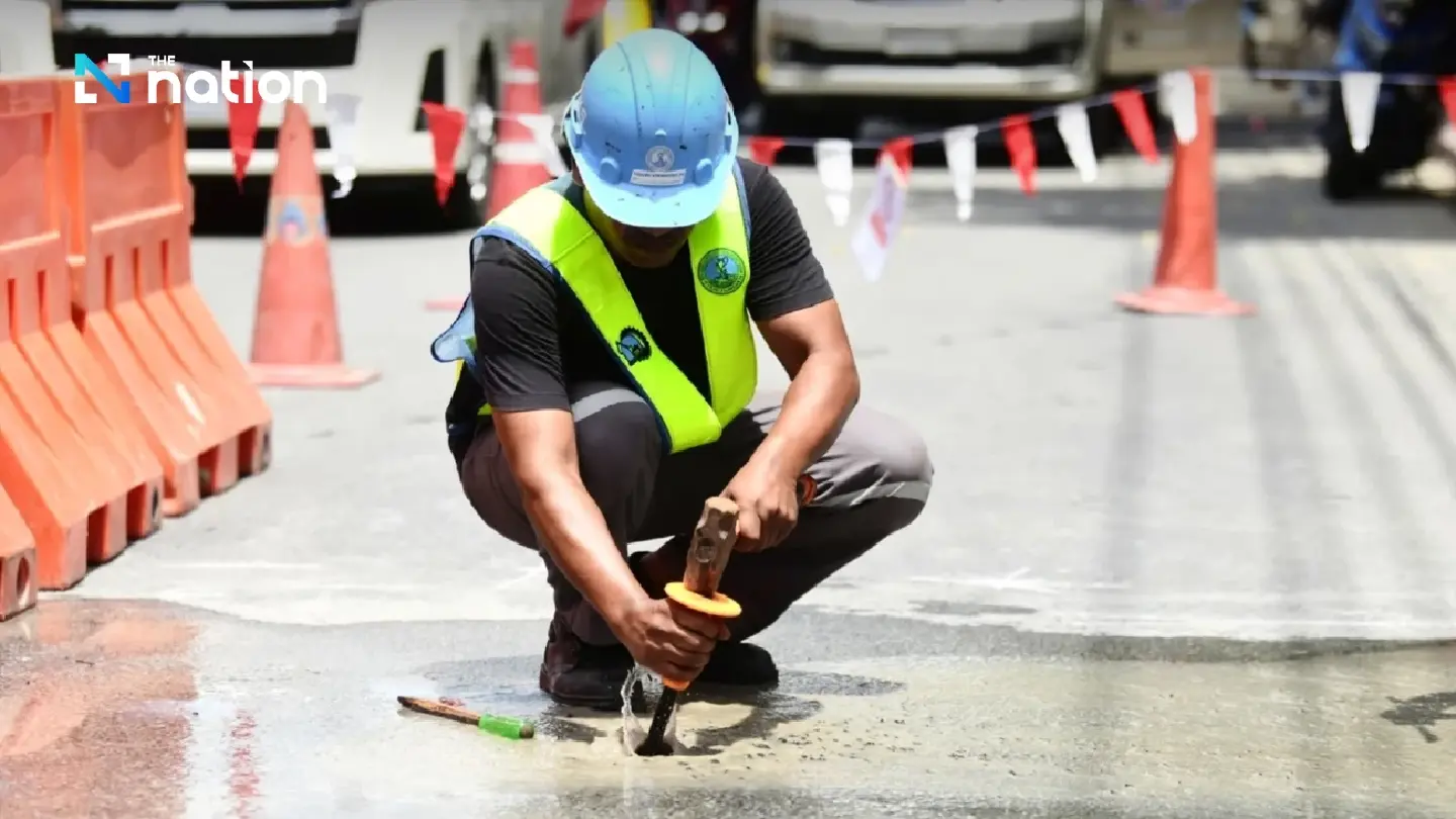 Water seepage near Boon Rawd Brewery unrelated to Vajira Hospital sinkhole