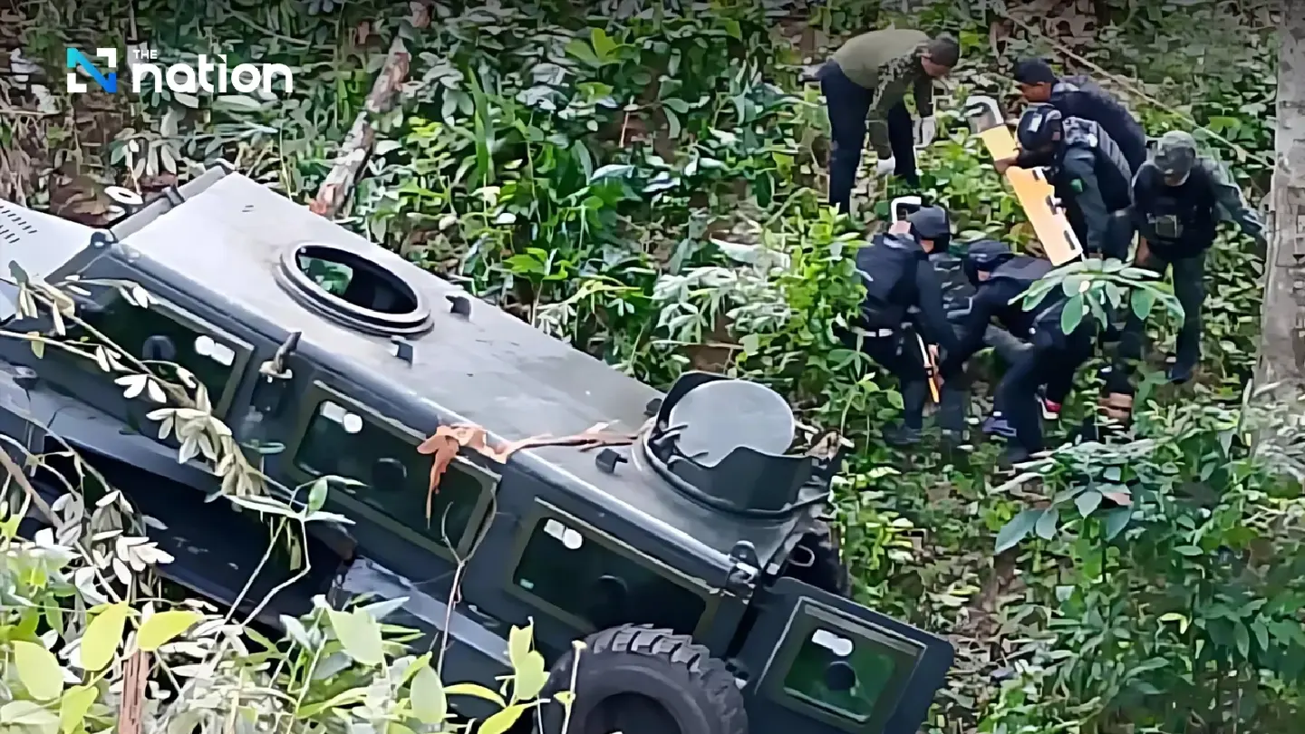 Troops injured in vehicle accident while pursuing insurgents in Songkhla Troops injured in vehicle accident while pursuing insurgents in Songkhla
