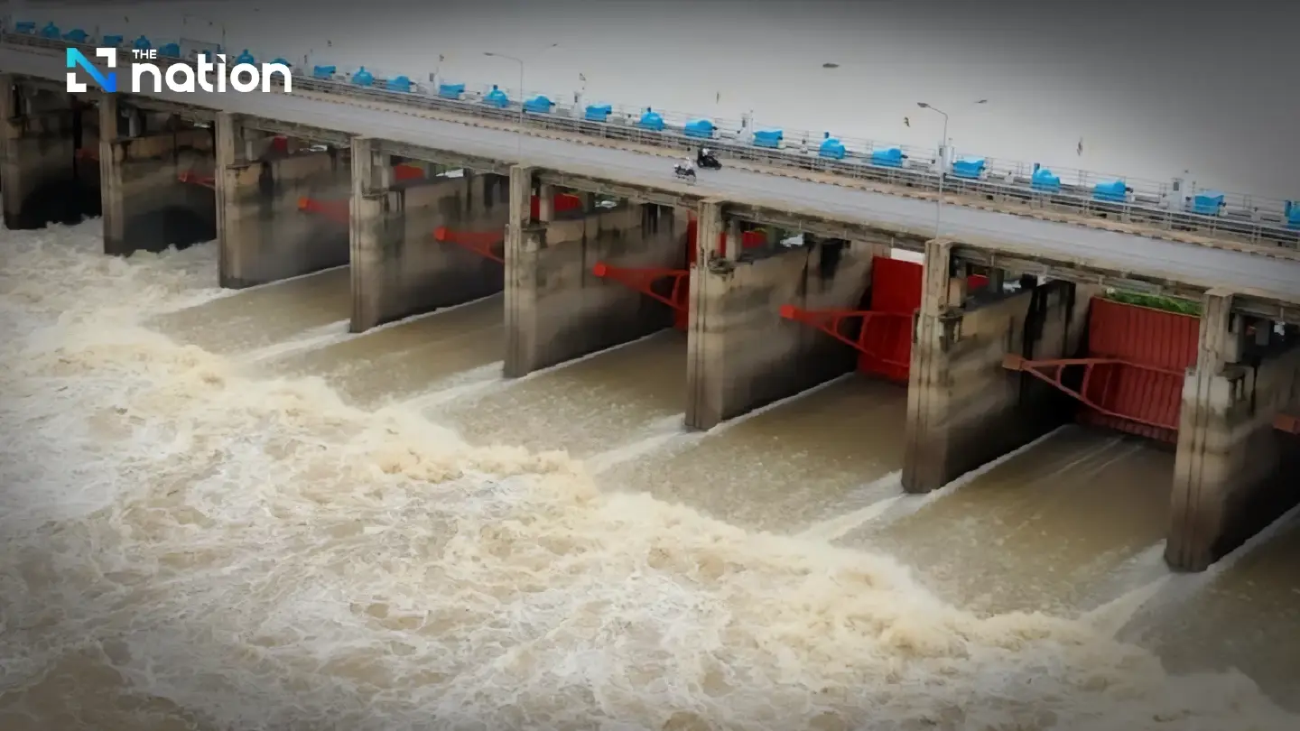 Central Thailand still flooded as four Chao Phraya dams near full capacity Central Thailand still flooded as four Chao Phraya dams near full capacity