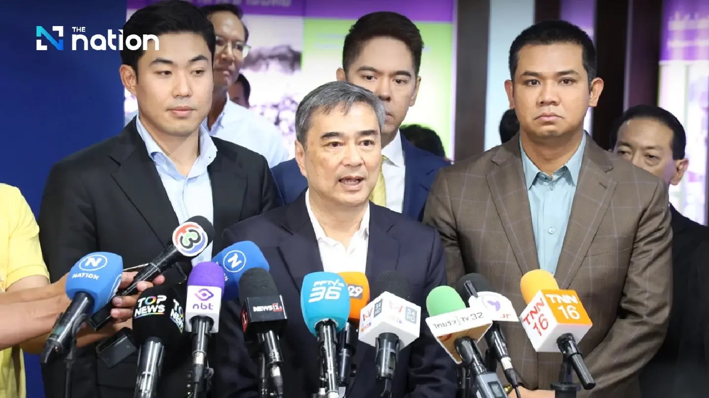 Abhisit urges government to act proactively on Thai–Cambodian tensions