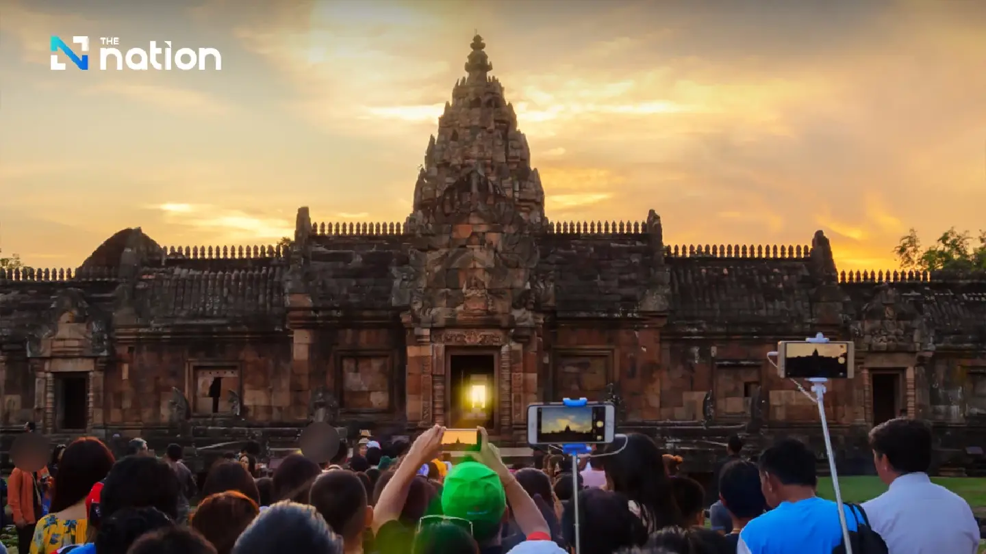 Tourists urged to enjoy solar alignment at Prasat Phanom Rung Tourists urged to enjoy solar alignment at Prasat Phanom Rung