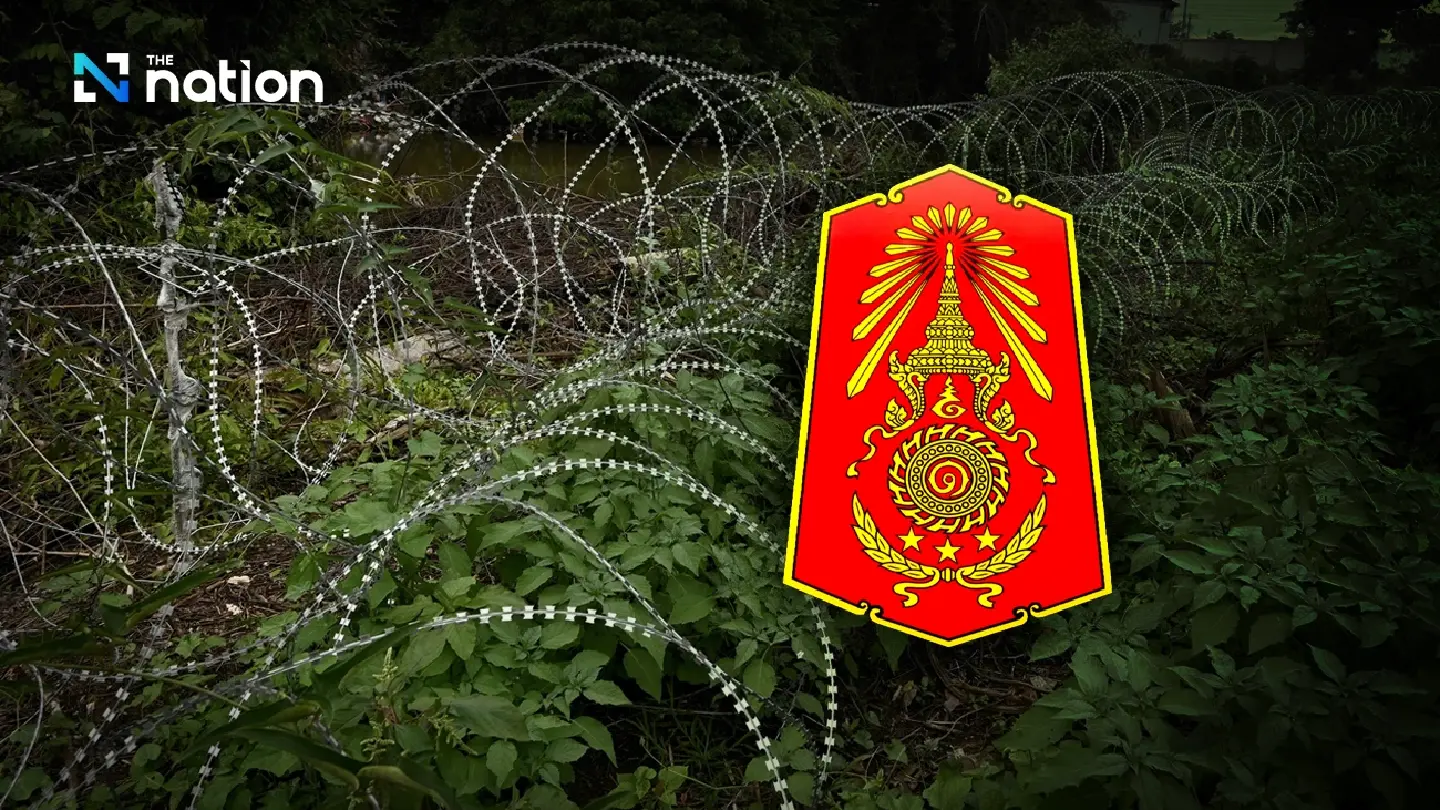 Barbed wire added at Sa Kaeo border to secure mine-clearance zone Barbed wire added at Sa Kaeo border to secure mine-clearance zone