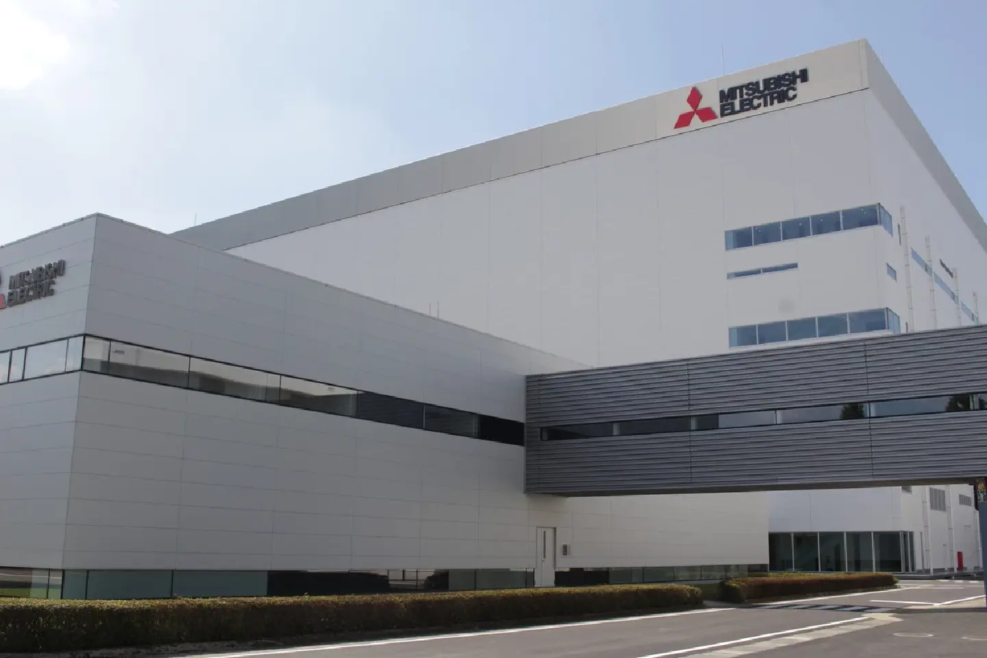 Mitsubishi Electric's new semiconductor facility completed