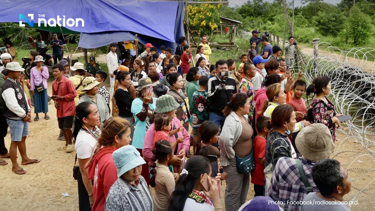 Cambodian crowd nears Ban Nong Ya Kaew; Thai troops poised for mine clearance