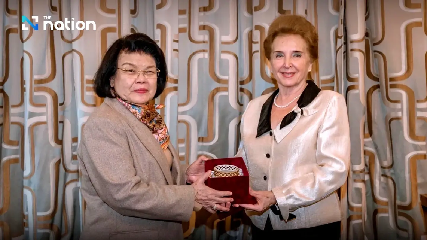 "Khuon Sudary" outpaces "Wan Muhamad Noor Matha" in Hungary for peace agreement discussions