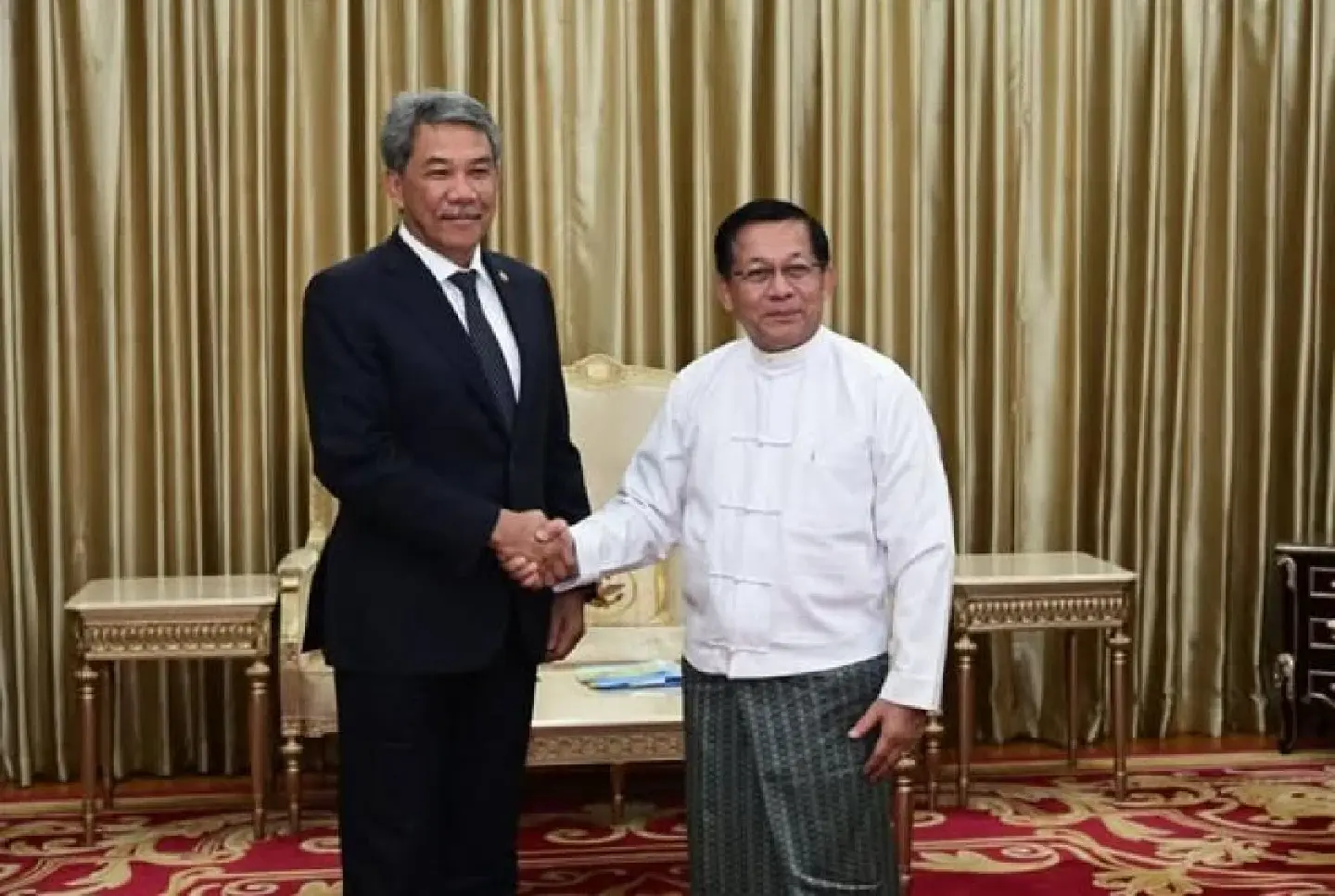 Min Aung Hlaing, Malaysian Foreign Minister hold talks in Naypyidaw