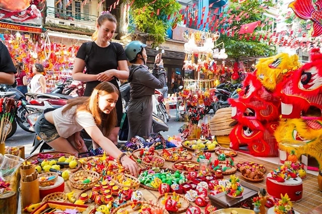 Vietnam plans 2026 GDP growth target at 10 %