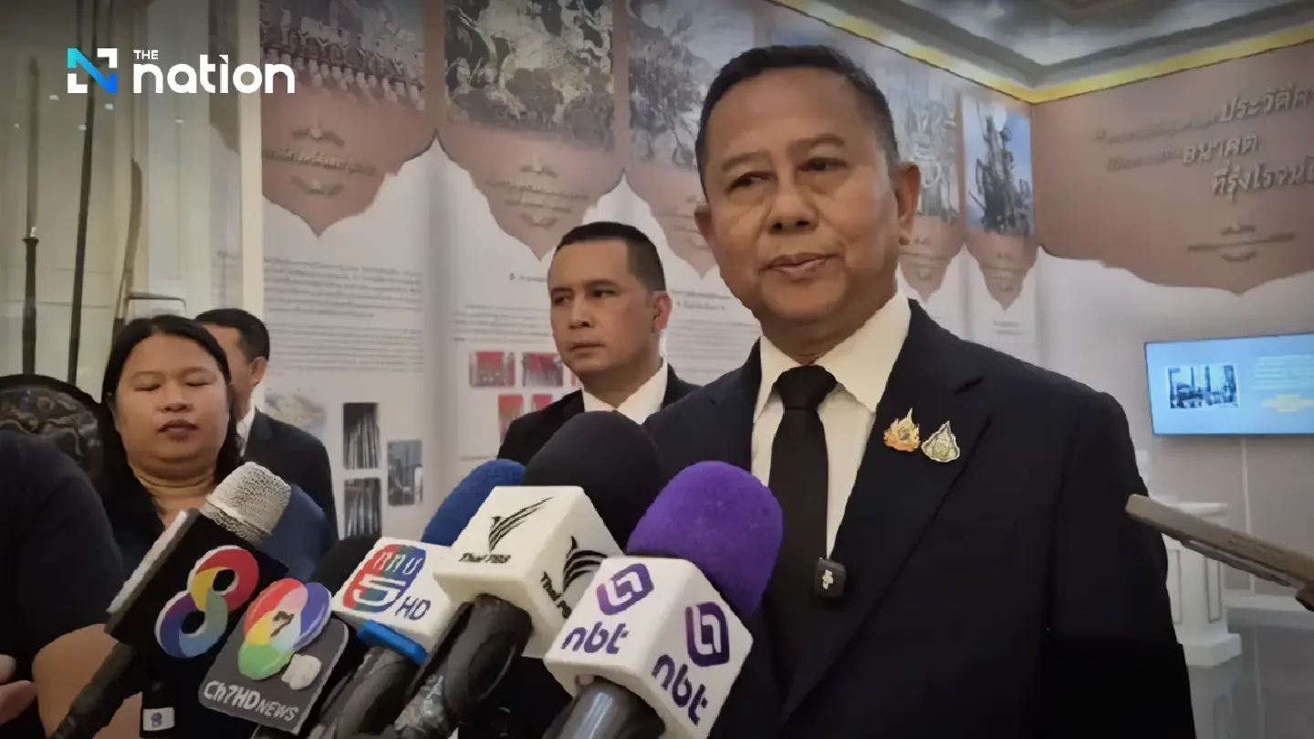 Deputy defence minister urges Veera not to pressure troops to storm Nong Chan Deputy defence minister urges Veera not to pressure troops to storm Nong Chan