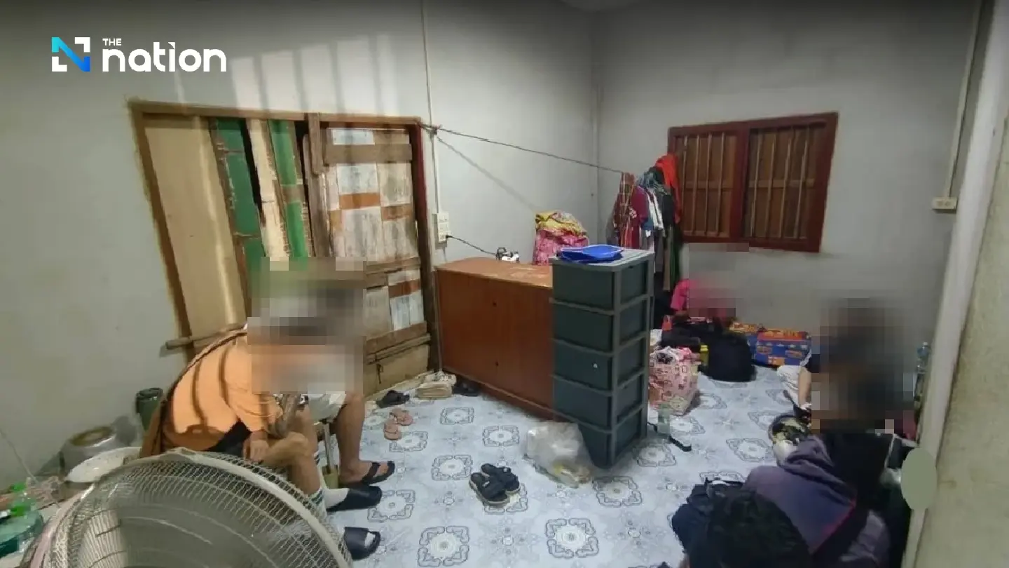 11 Thai youths rescued before being smuggled to call-centre gang in Cambodia 11 Thai youths rescued before being smuggled to call-centre gang in Cambodia