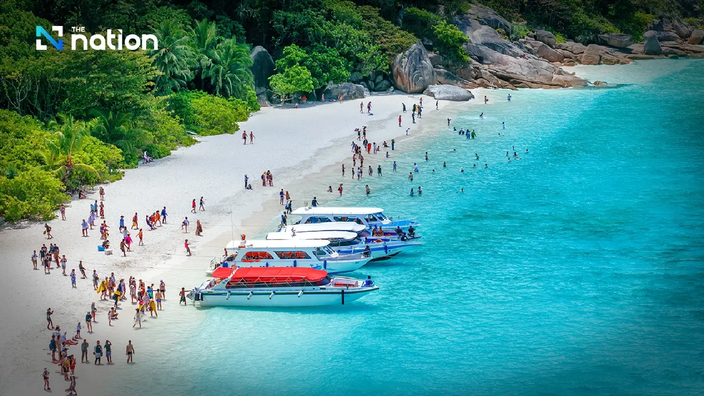 Tourists Flock to Mu Ko Similan as National Park Opens for Peak Season