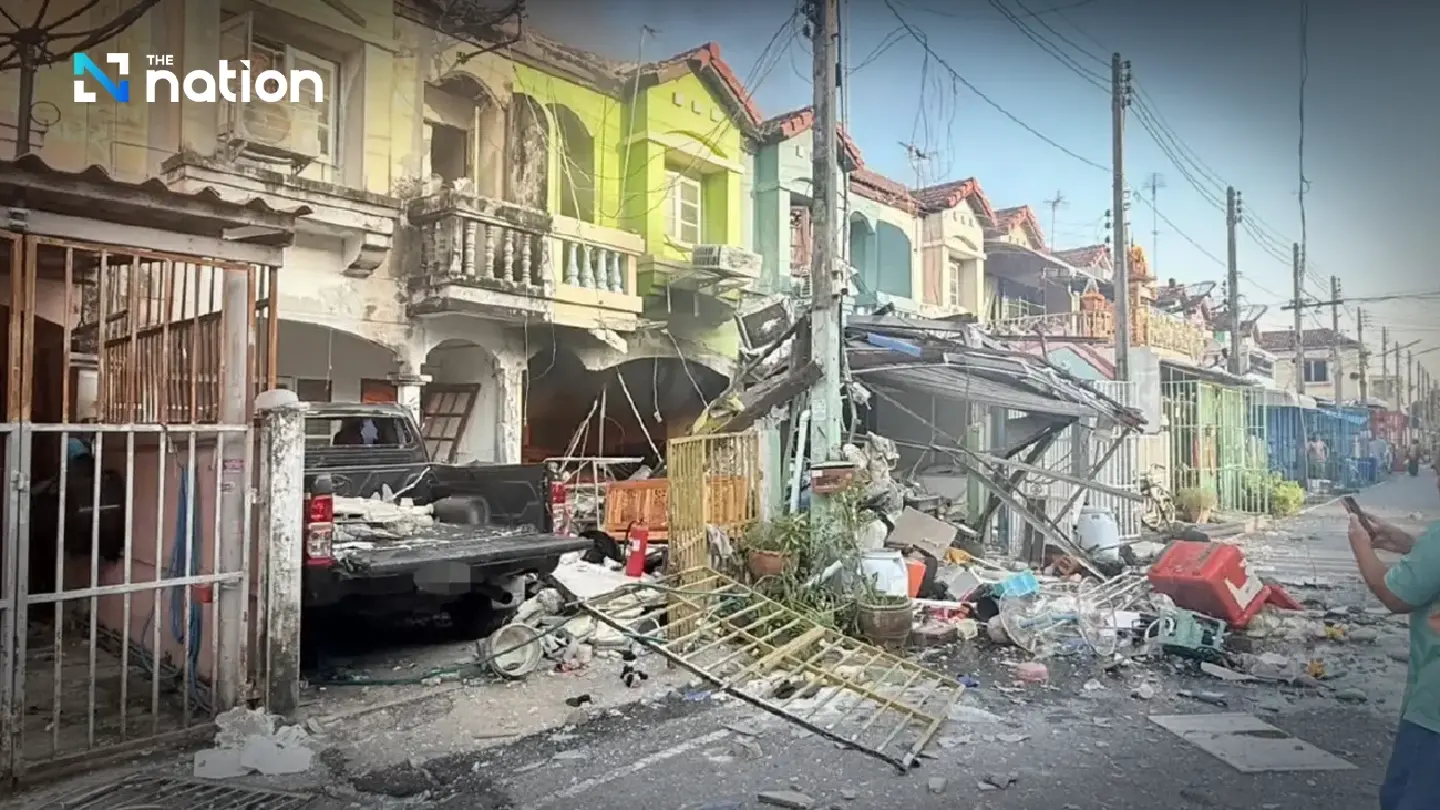 Gas explosion in Pathum Thani kills one, injures seven, damages several homes