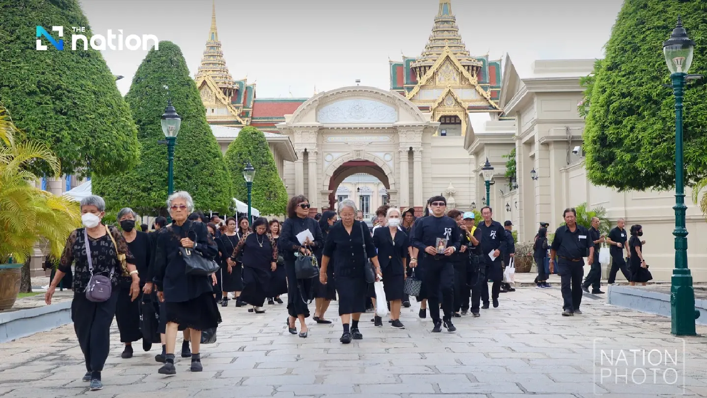 Over 15,000 mourners pay respects to Queen Mother’s royal remains at the Grand Palace