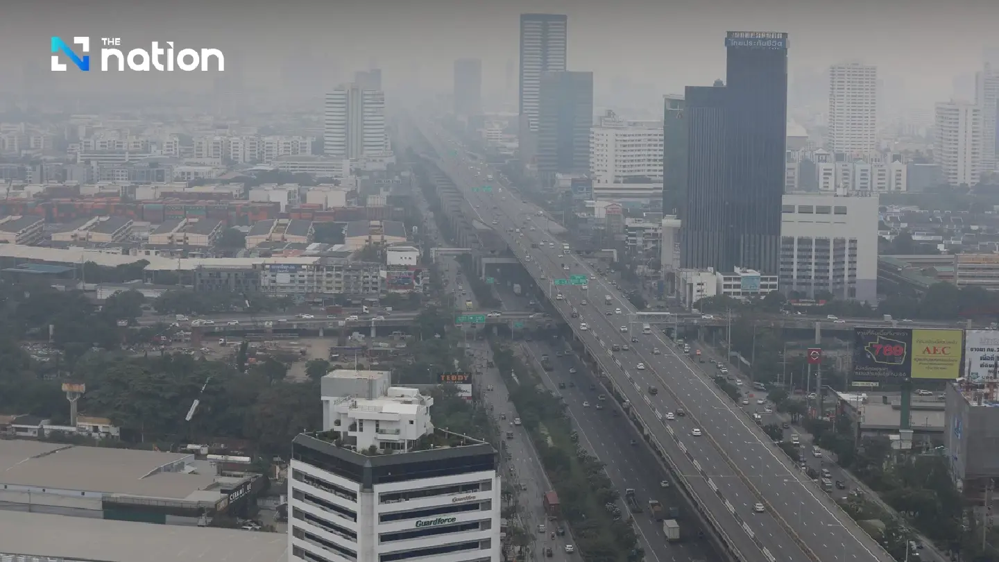 PM2.5 Dust Levels in Bangkok Reach 'Orange Level' in Three Districts, Affecting Health