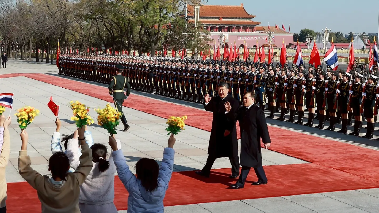 King and Queen welcomed by Xi Jinping at the great hall of the people
