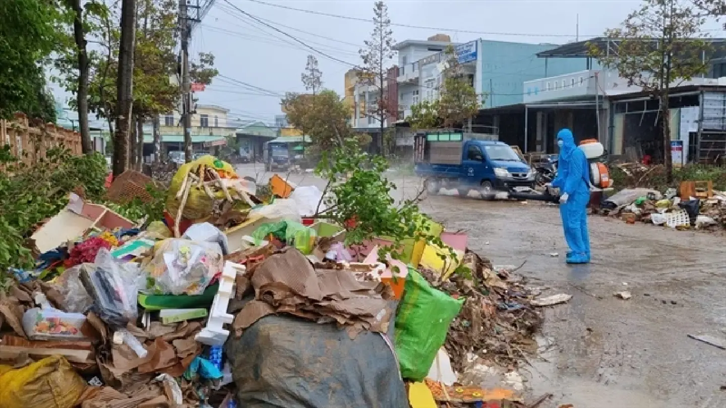Vietnam floods leave 102 dead or missing, hundreds of thousands of homes inundated