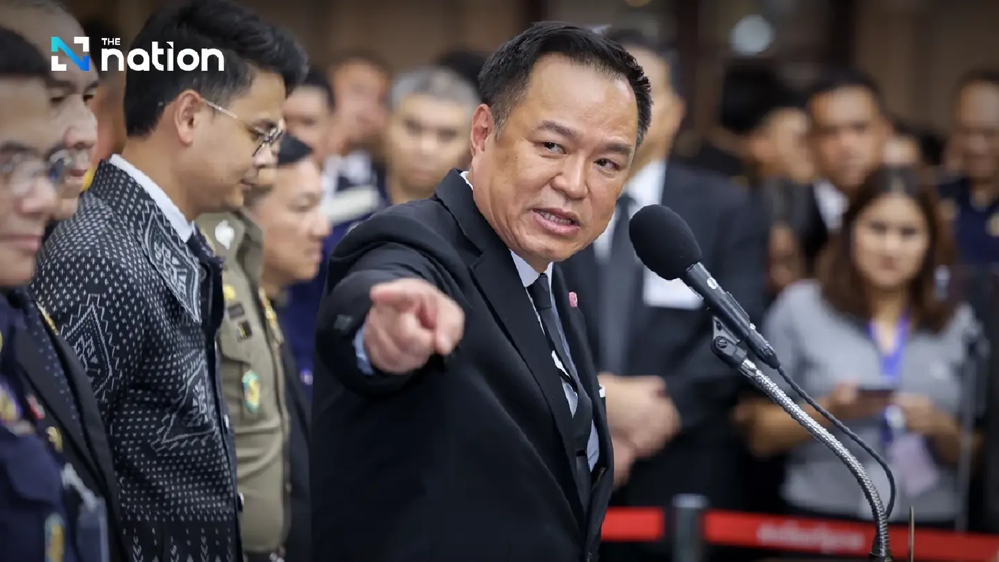 Anutin irritated over Thamanat question, cuts short media interview