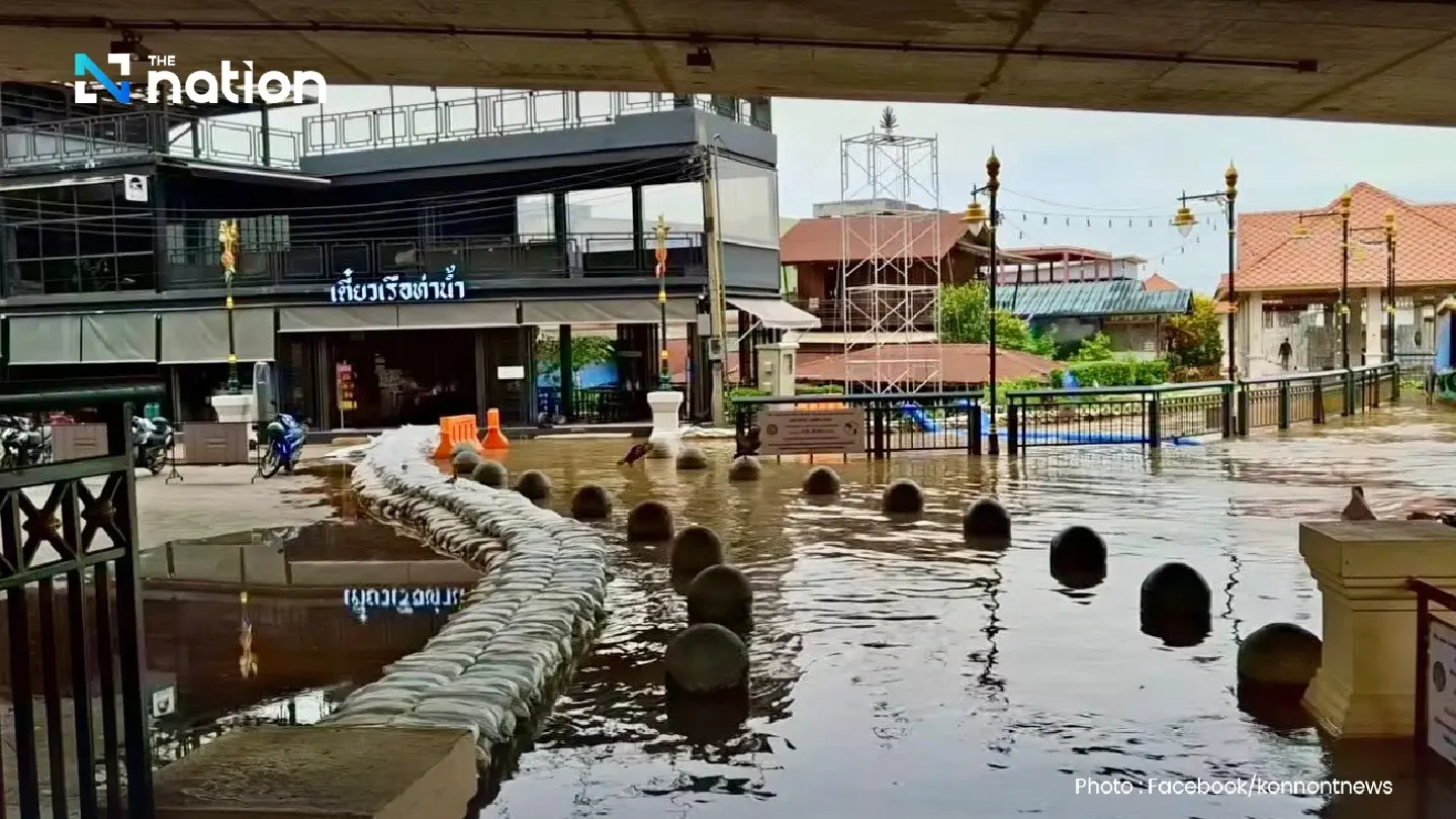 Water level at Pak Kret marking a red alert status