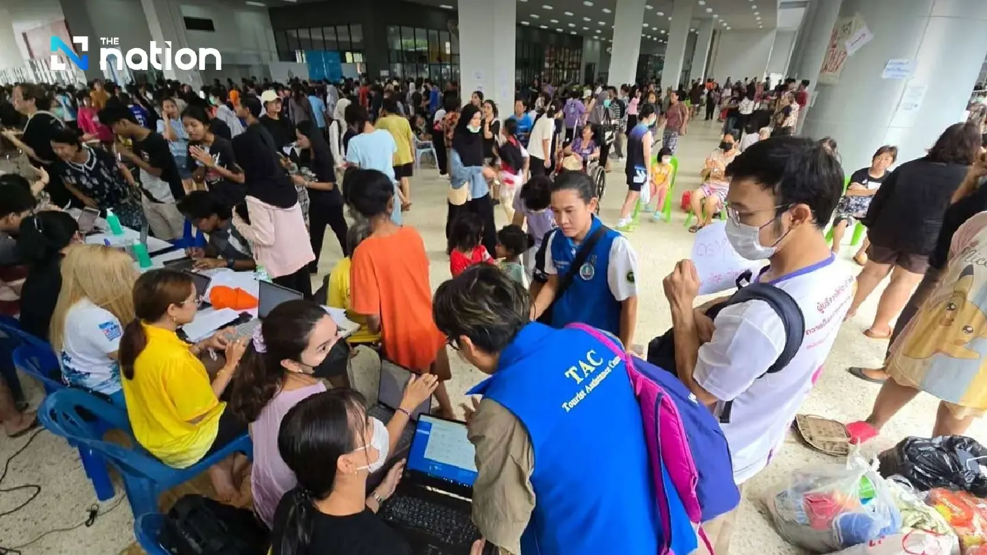 Floods in southern Thailand ease with 1,812 tourists safely assisted 
