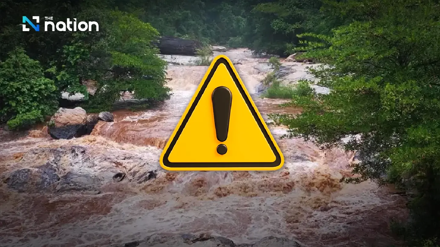 Flash floods overwhelm La-ngu, Satun, evacuation warning issued