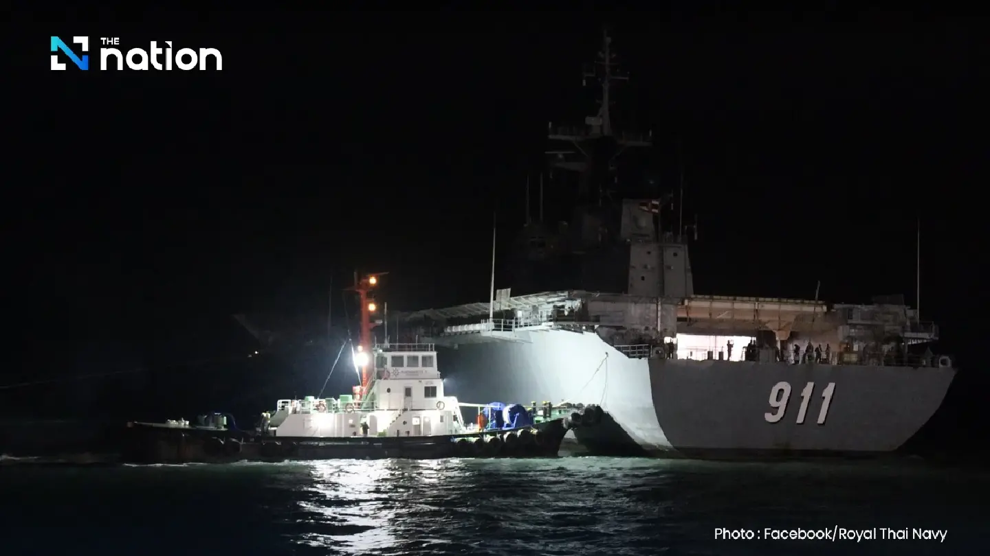 Royal Thai Navy deploys HTMS Chakri Naruebet to support southern flood relief efforts