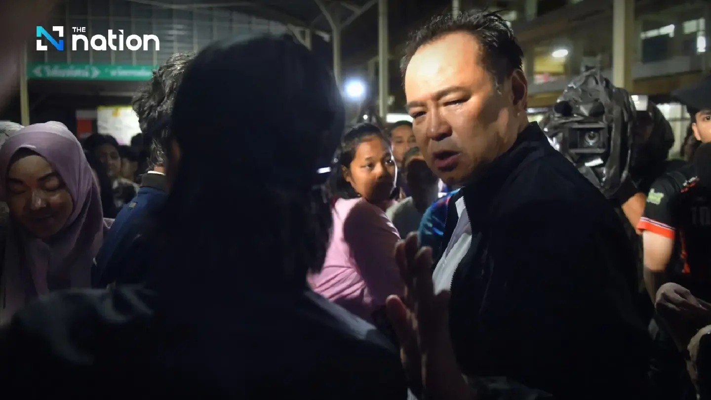 Anutin admits failure in handling Hat Yai floods, vows to take action and provide relief