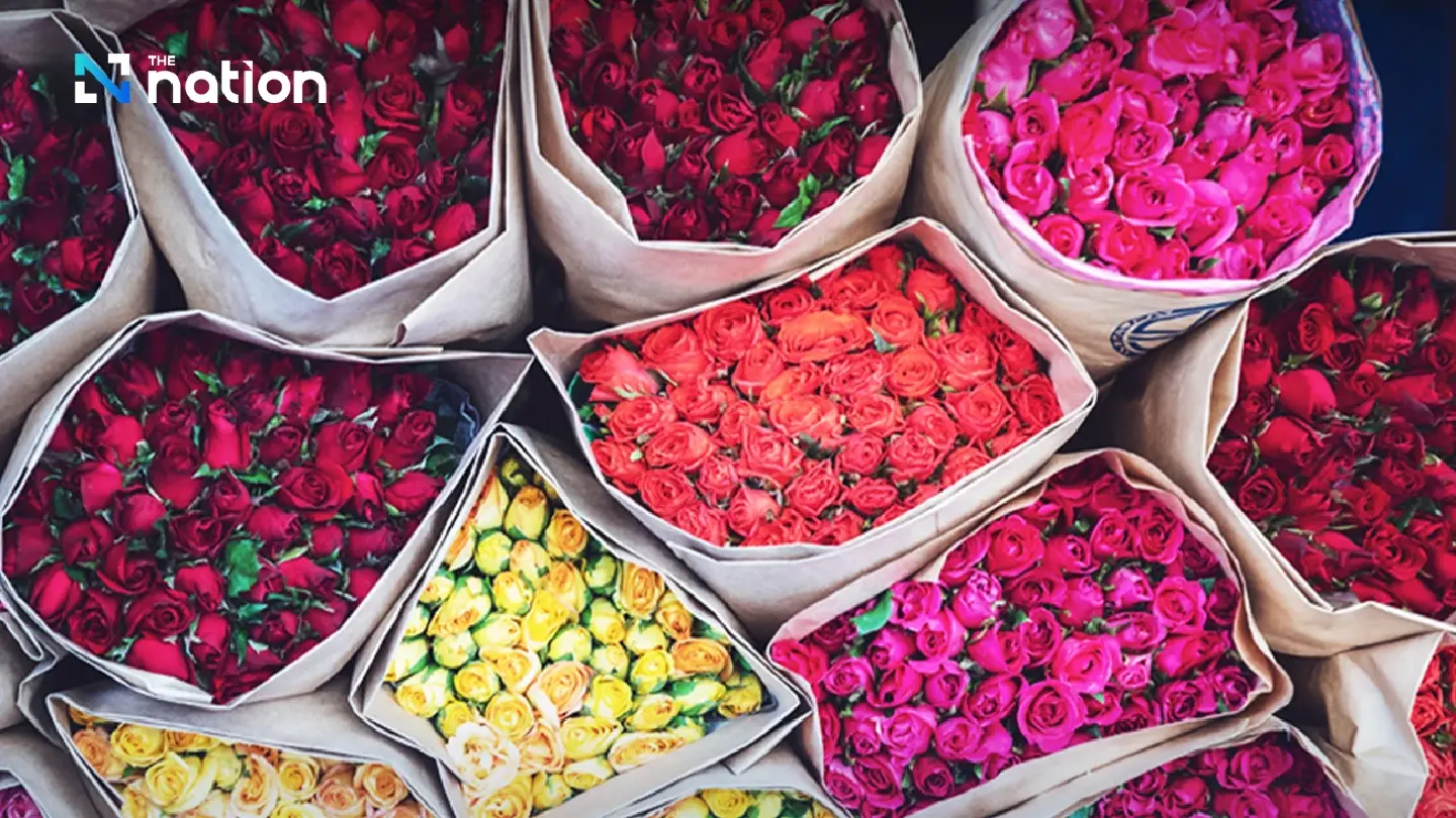 Explore Pak Khlong Talad: Bangkok’s Vibrant Flower Market