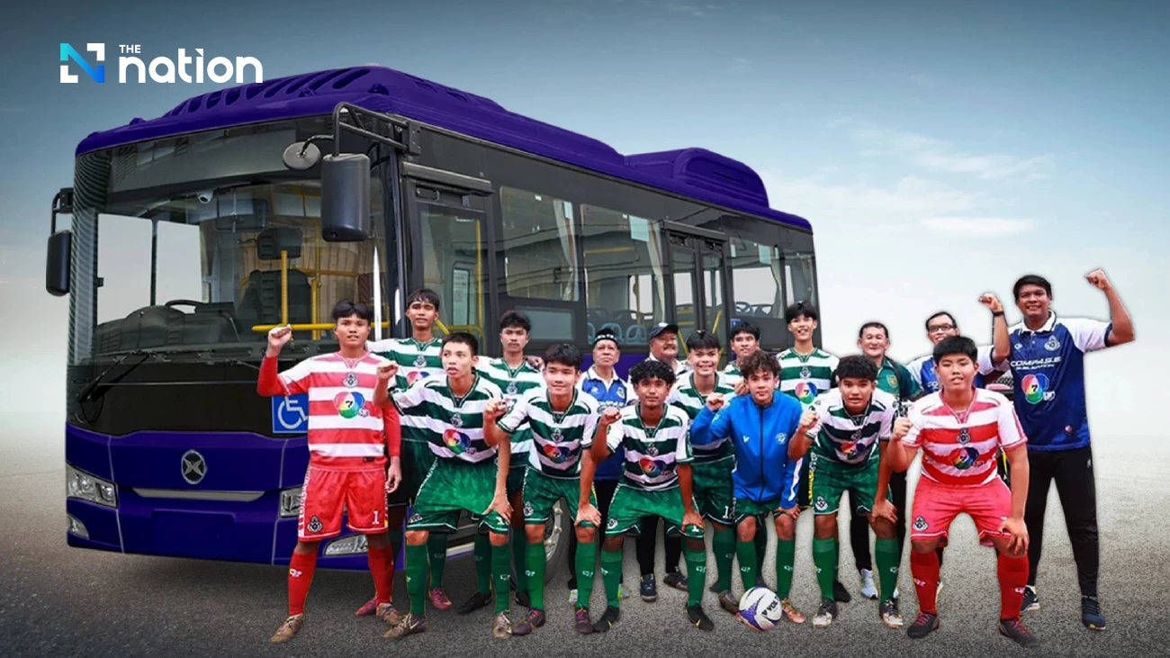 Thai Smile Bus donates 4.5-million-baht electric bus to Monthongwitaya School