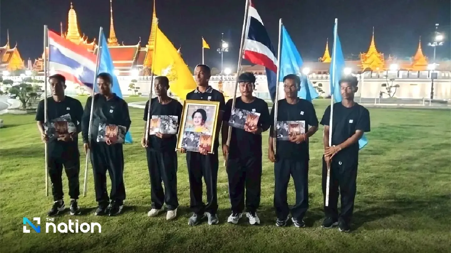 Chaiya family completes 600km trek to pay final respects to Queen Sirikit