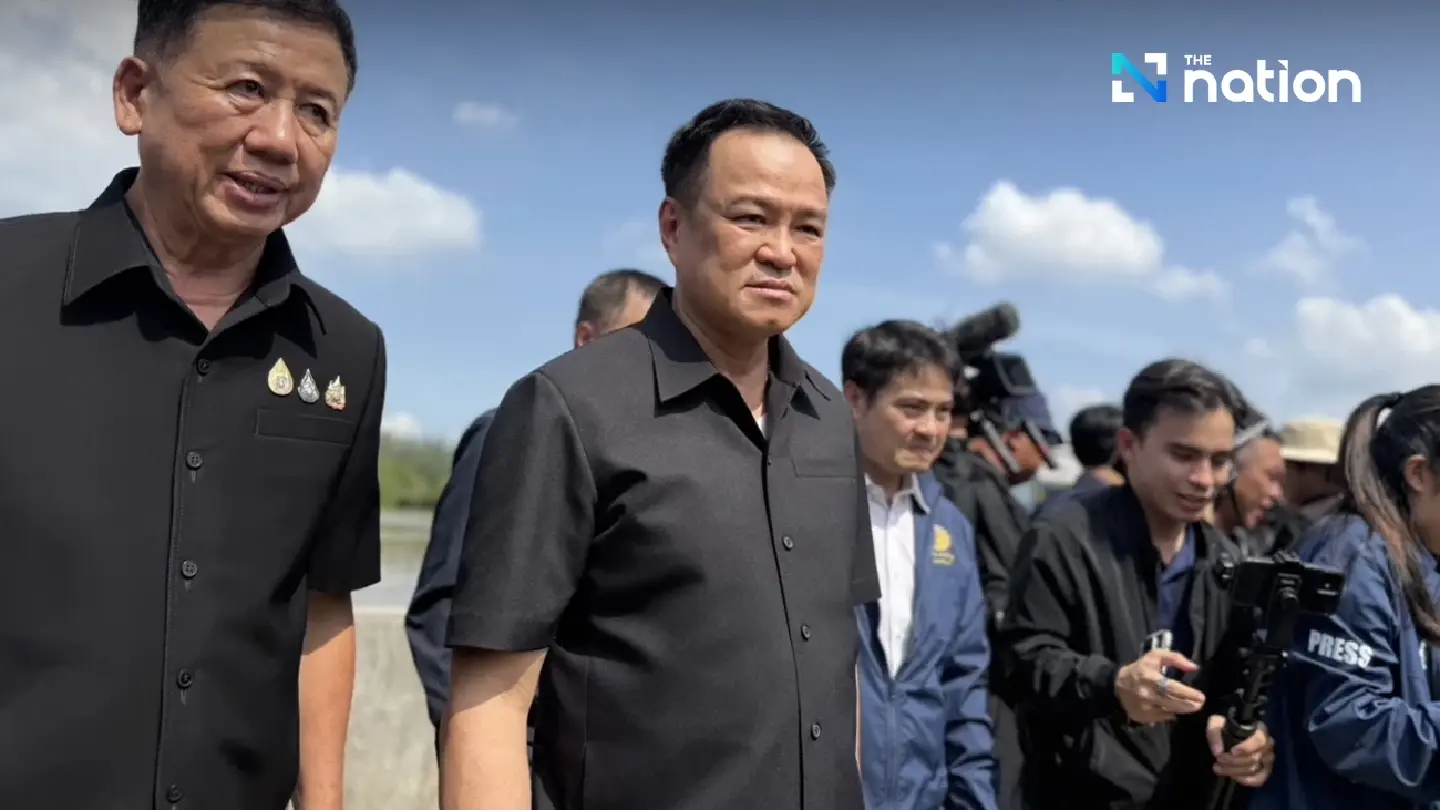 Anutin visits Ang Thong, Ayutthaya pledges monthly compensation for flood victims Anutin visits Ang Thong, Ayutthaya pledges monthly compensation for flood victims